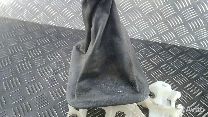 Кулиса кпп toyota corolla E15 2006