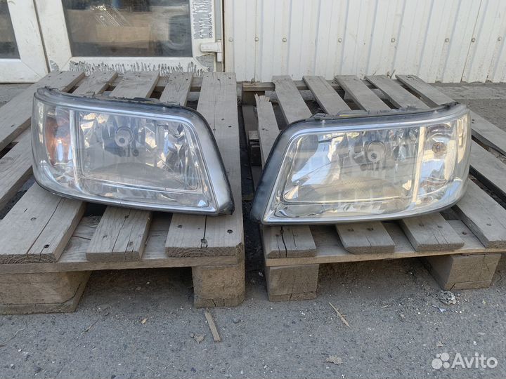 Передние фары vw t5