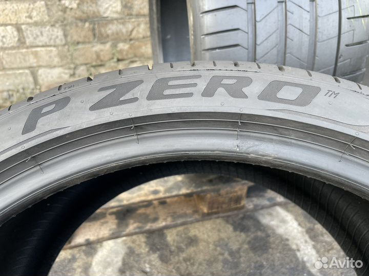 Pirelli P Zero PZ4 305/30 R21