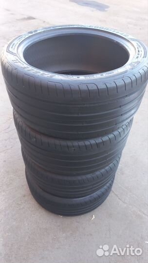 Goodyear Eagle F1 Asymmetric 3 245/45 R19 и 275/40 R19 98Y