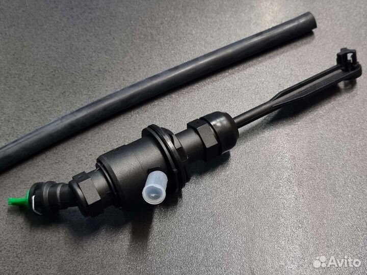 Цилиндр сцепления главный 30610-7623R