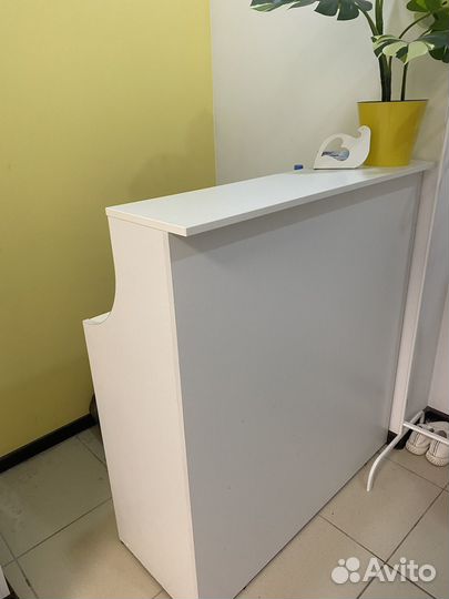 Стойка ресепшен