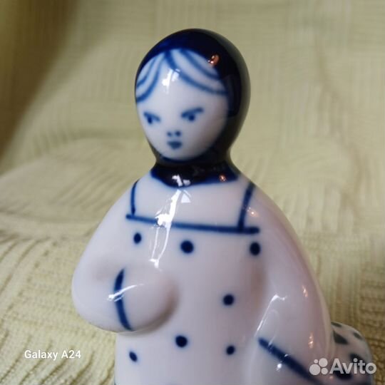 Фарфоровые статуэтки