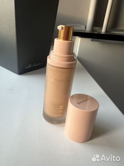 Крем тональный Gucci тон 220