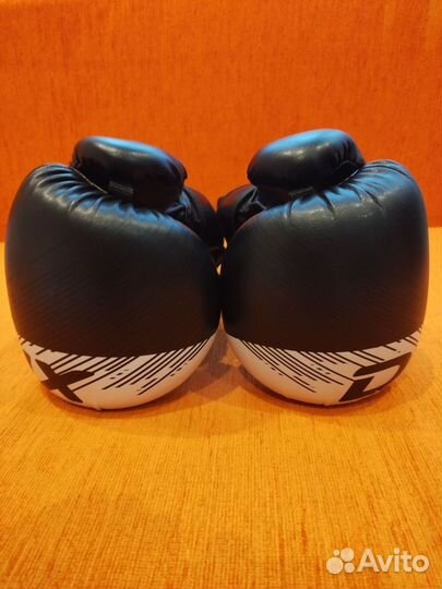Боксерские перчатки 10 oz demix