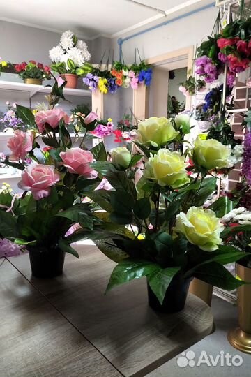 Композиции из искусственных цветов