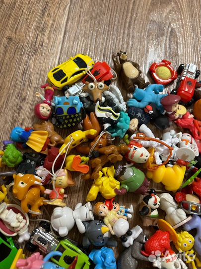 Игрушки из киндера пакетом