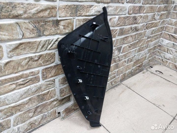 Накладка на торпедо передняя левая Land Rover