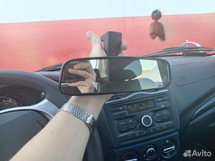 Зеркало заднего вида