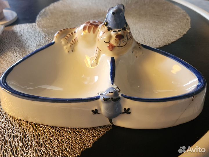 Миска для кота