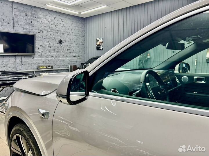 Проведем уборку и очистку салона авто