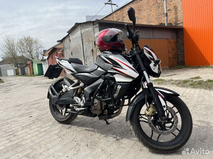 Мотоцикл Bajaj Pulsar 200 NS