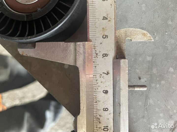 Ролик натяжителя