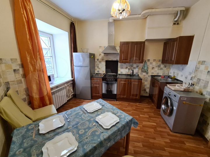 3-к. квартира, 90 м², 1/5 эт.