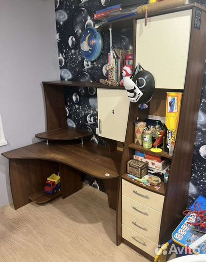 Письменный стол