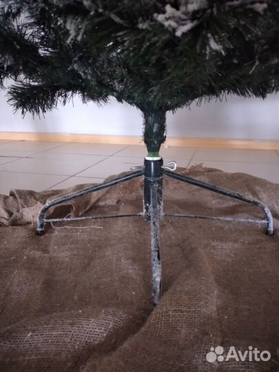 Ёлка искусственная заснеженная