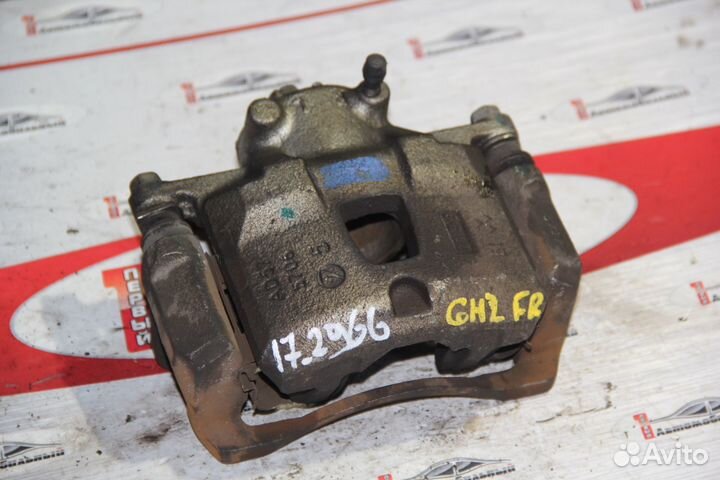 Суппорт перед право c Subaru Legacy BP5 EJ203