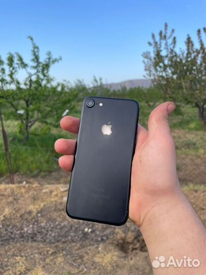 iPhone 7, 32 ГБ
