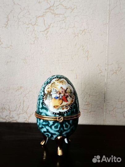 Пасхальный сувенир (яйцо), ангелы