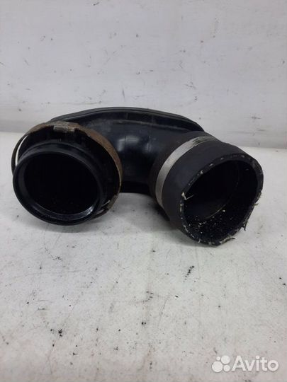 Патрубок интеркулера Opel Insignia хэтчбэк 5 дв