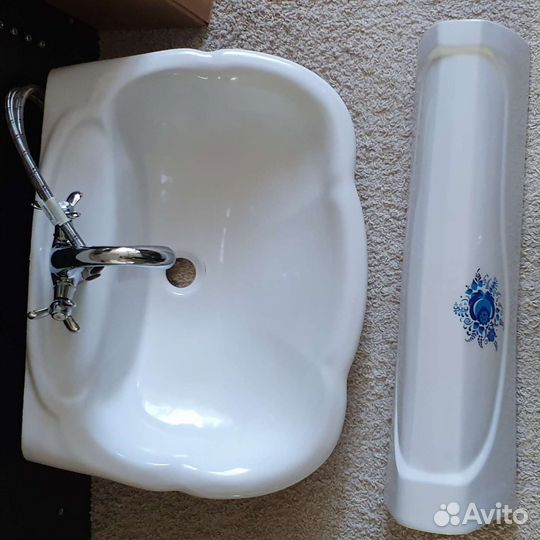 Раковина с тумбой