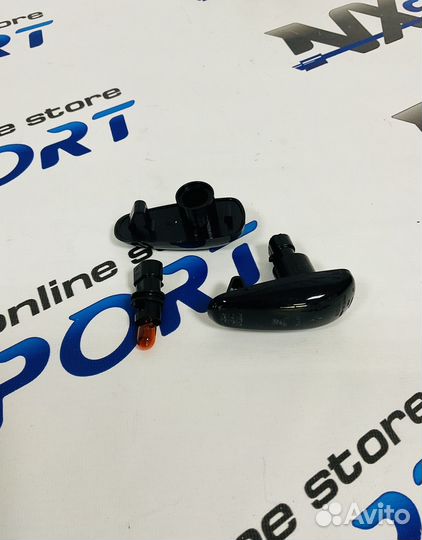 Повторители в крыло Нива Шевроле (тонированные)