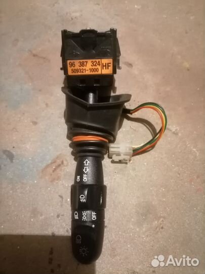 Подрулевой переключатель поворот