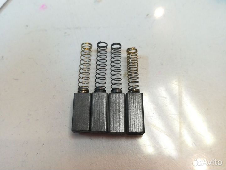 Угольные щетки электродвигателя для швейных машин