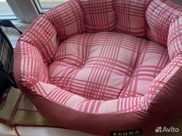 Переноска для собак и лежанка для собак