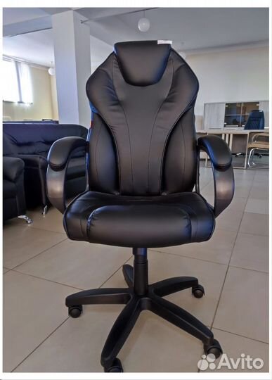 Офисное кресло