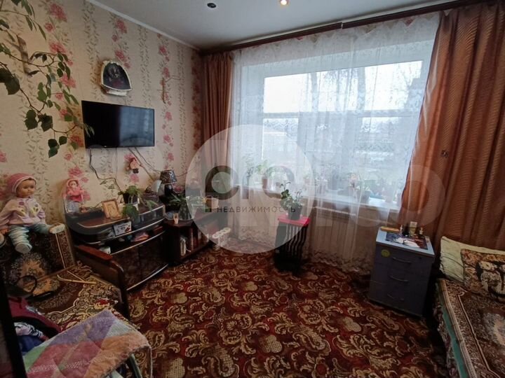 Комната 21,6 м² в 9-к., 1/2 эт.