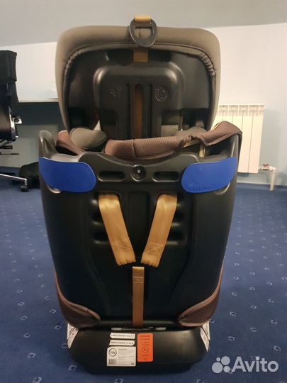 Детское автокресло универсальное 0-18кг; 15-36кг