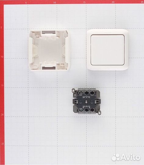 Выключатель Legrand Quteo 782300 одноклавишный открытая установка белый IP44 влагозащищенный