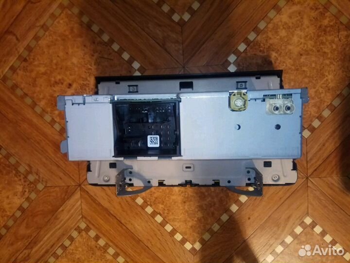 Продам автомагнитолу swing Skoda A7