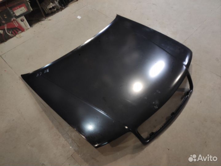 Капот Audi 100 C4 1990