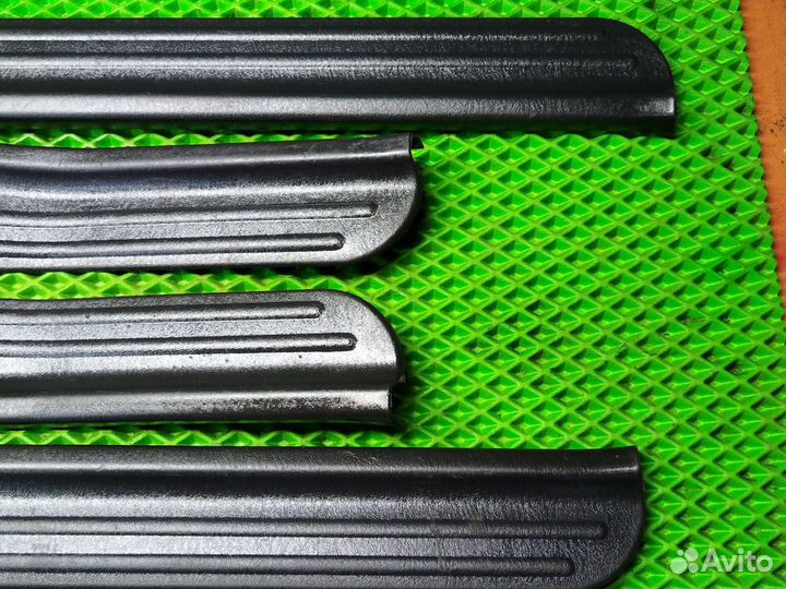 Комплект накладок порогов Mitsubishi carisma