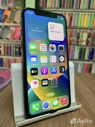 iPhone X на 64гб