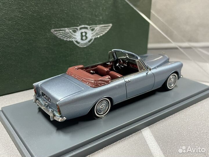 Модель Bentley Continental Mulliner NEO 1:43