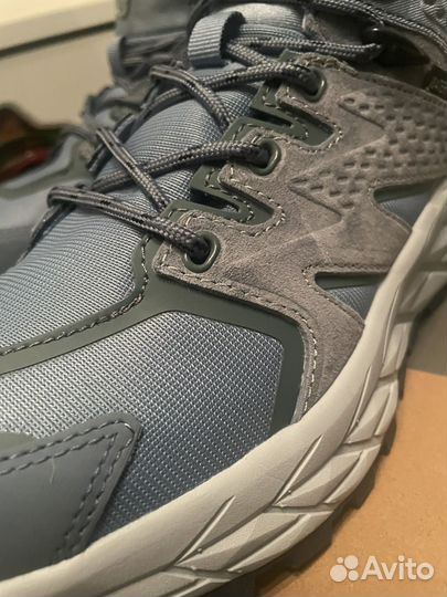 Кроссовки женские 37 размер новые