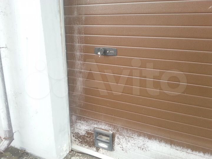 Гараж, > 30 м²