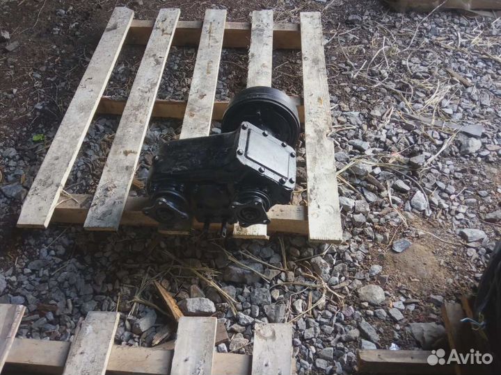 Коробка раздаточная Г-66 в сб с тормозом