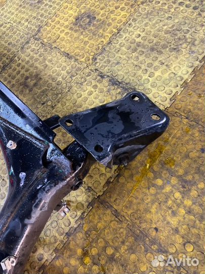 Б/У Балка - В хорошем состоянииn- оригиналnnу нас