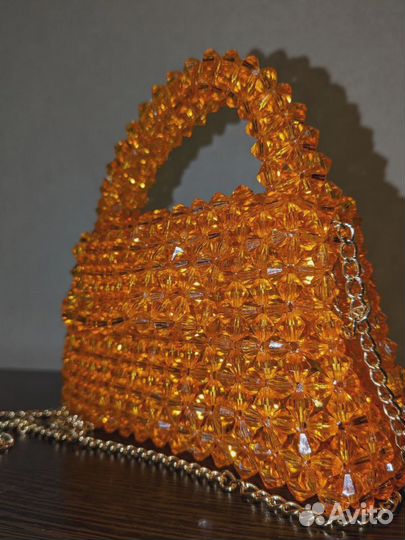 Сумка из акриловых бусин ручной работы