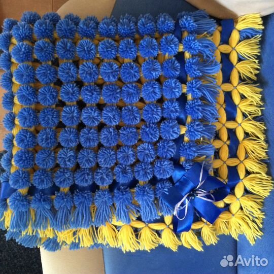 Плед из помпонов