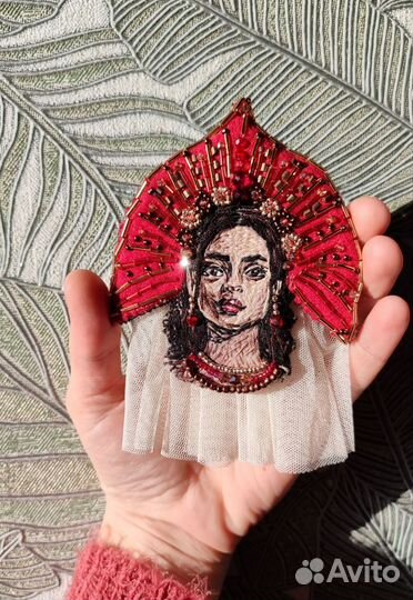 Брошь Царевна