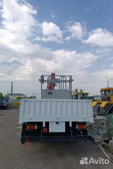 Isuzu Elf с КМУ, 2024