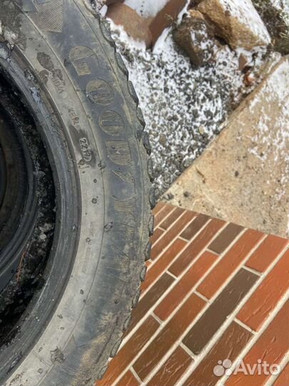 Goodyear Ultragrip Ice Arctic 225/60 R17