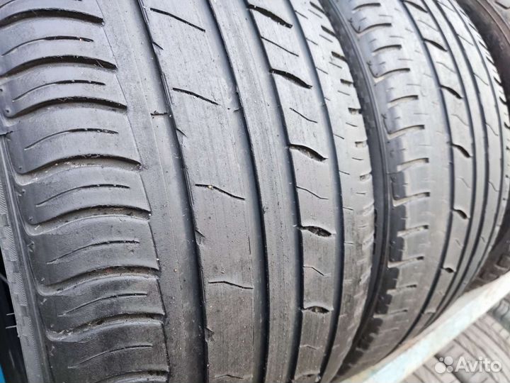 Royal Black Royal Performance 275/35 R20 102W