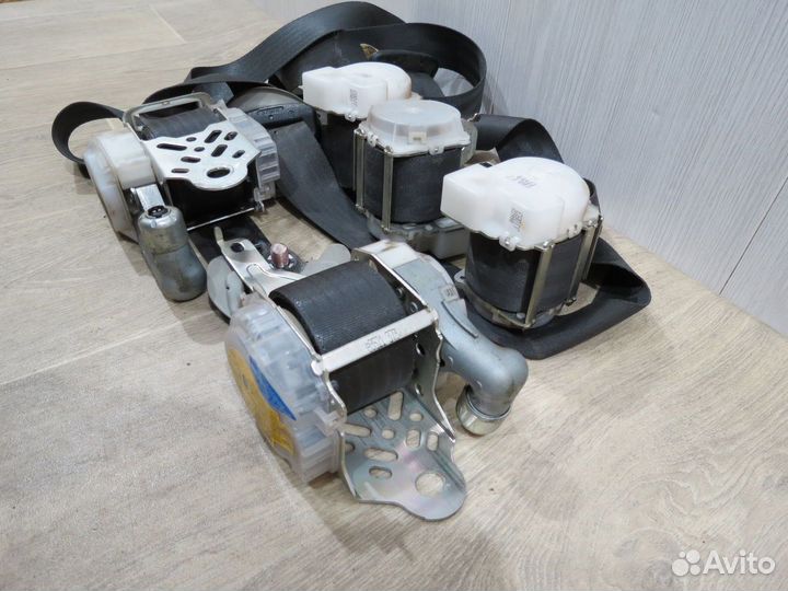 Ремень безопасности Mitsubishi Lancer 10