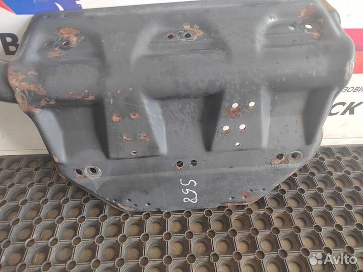 Кронштейн заднего крыла левый